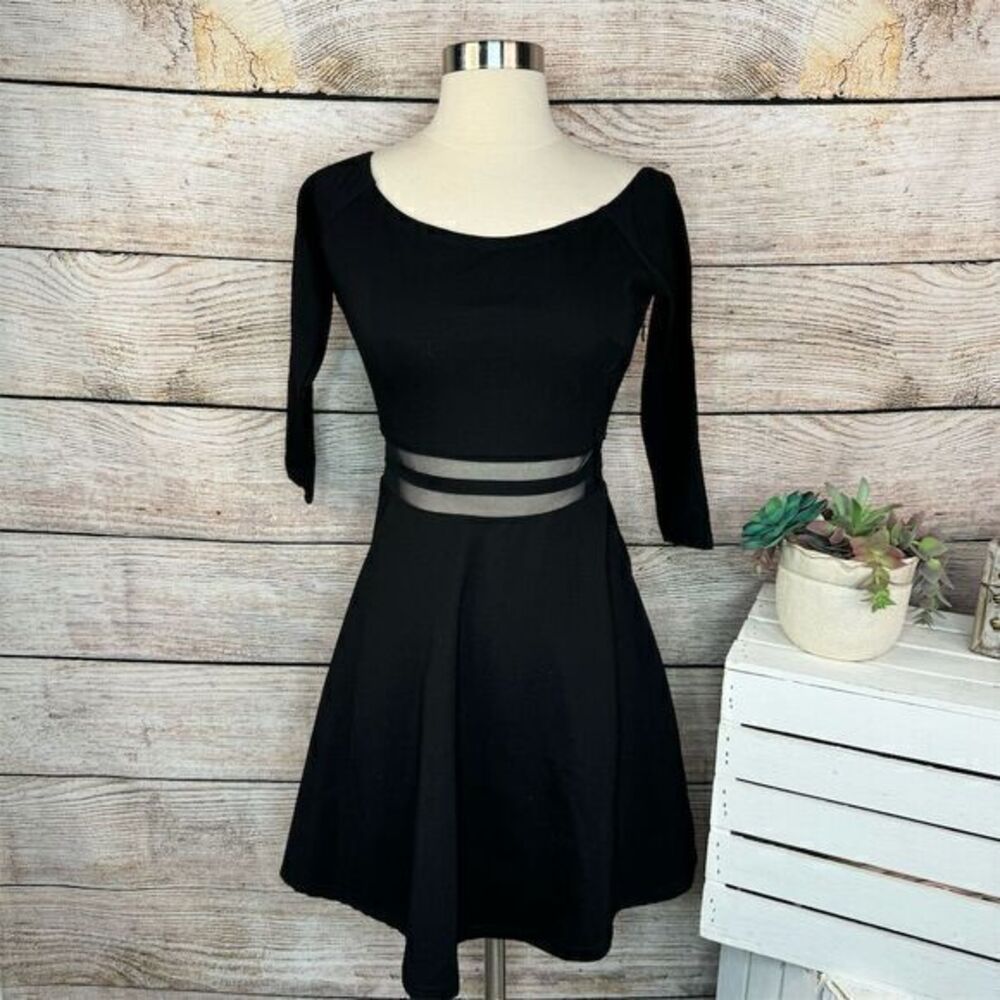 5/$25 Lulus Black A-Line Dress M Knee Length Peekaboo Tummy 3/4 Sleeve Scoop